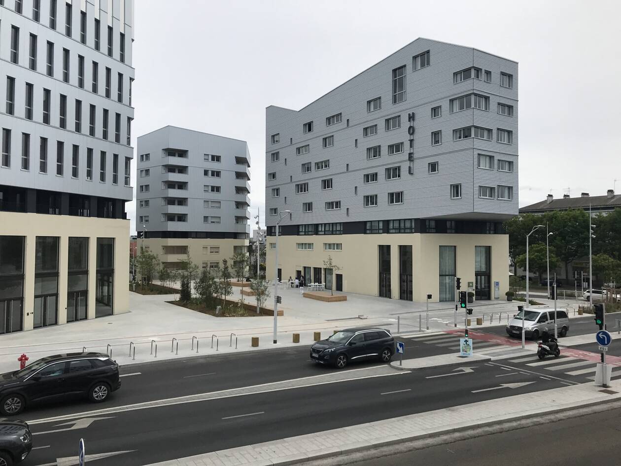 Gare Hôtel Ibis Saint Nazaire Skate Spot