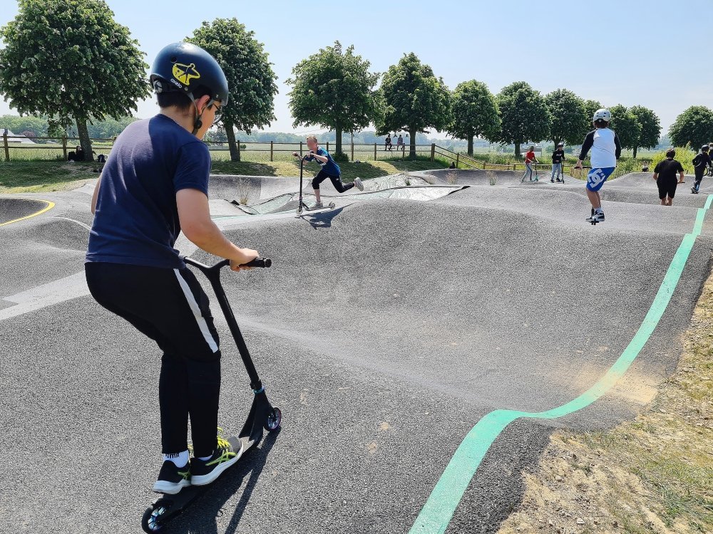 Centre Aquatique Saint Romain de Colbosc Skate Spot