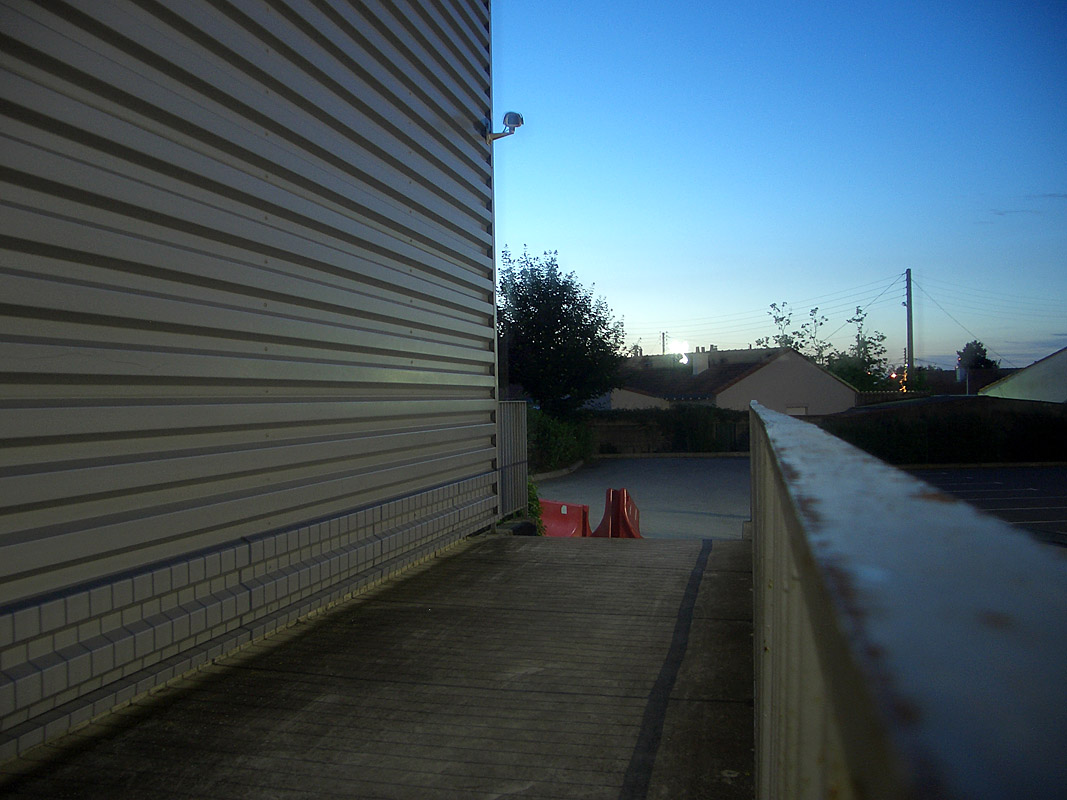 Darty Saint Sébastien sur Loire Skate Spot