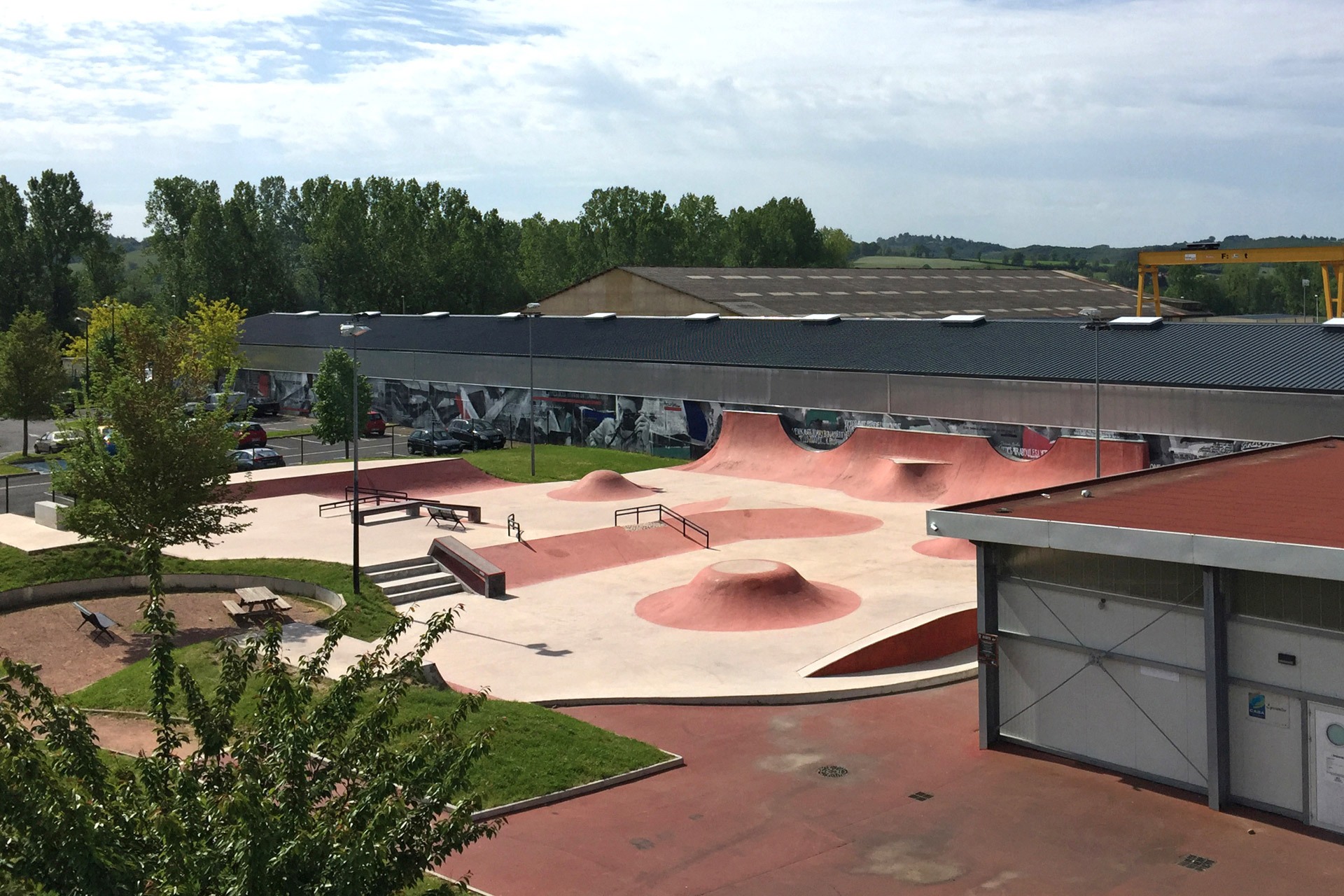 L’ Épicentre Ext Aurillac Skate Spot