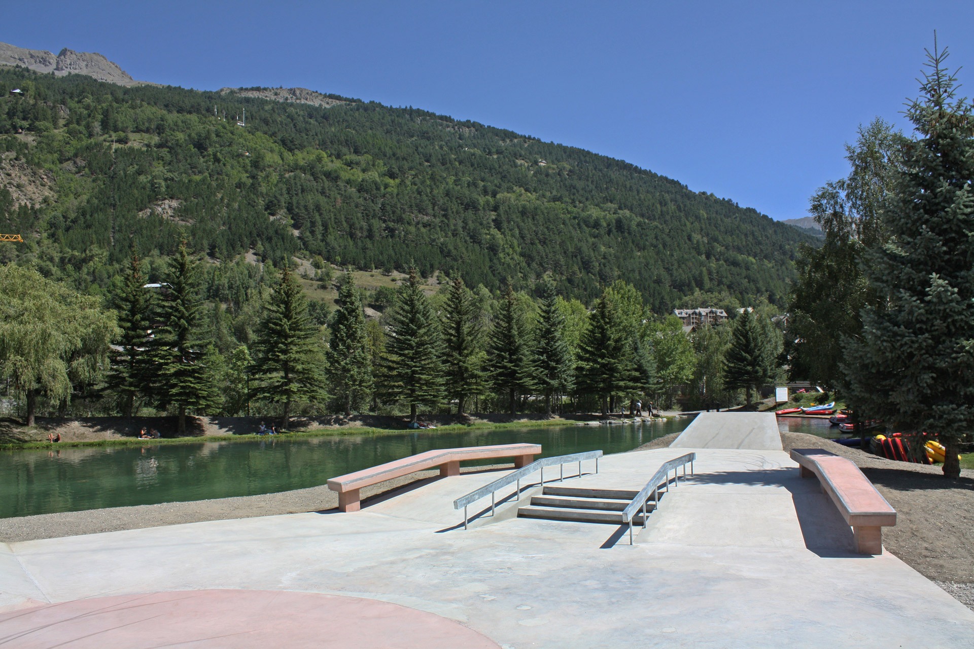Télécabine Pontillas La Salle les Alpes Skate Spot