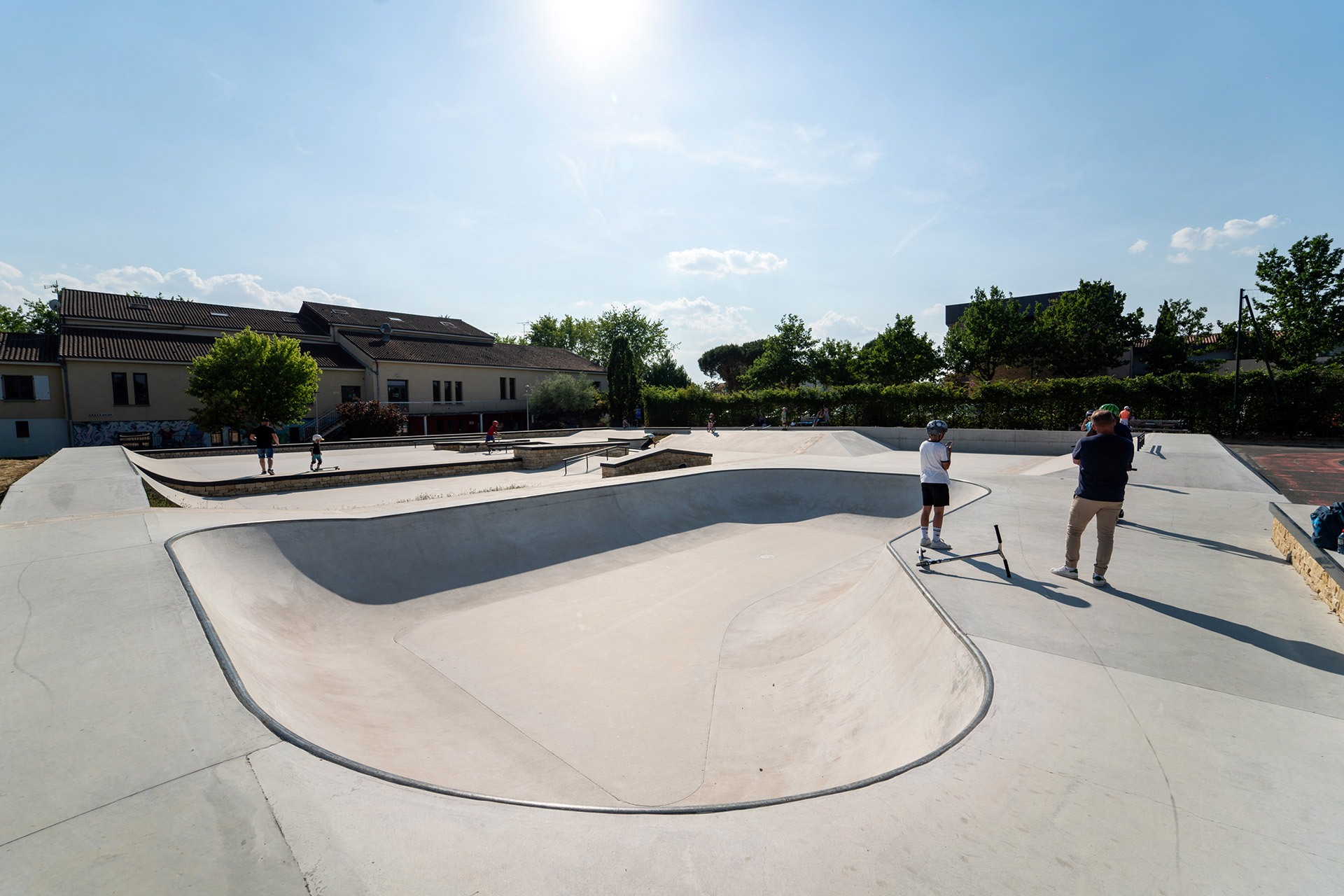 Les Châtaigniers Fontaine le Comte Skate Spot