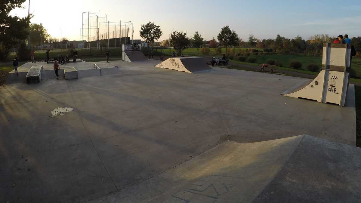 Complexe Chassebœuf Pacé Skate Spot