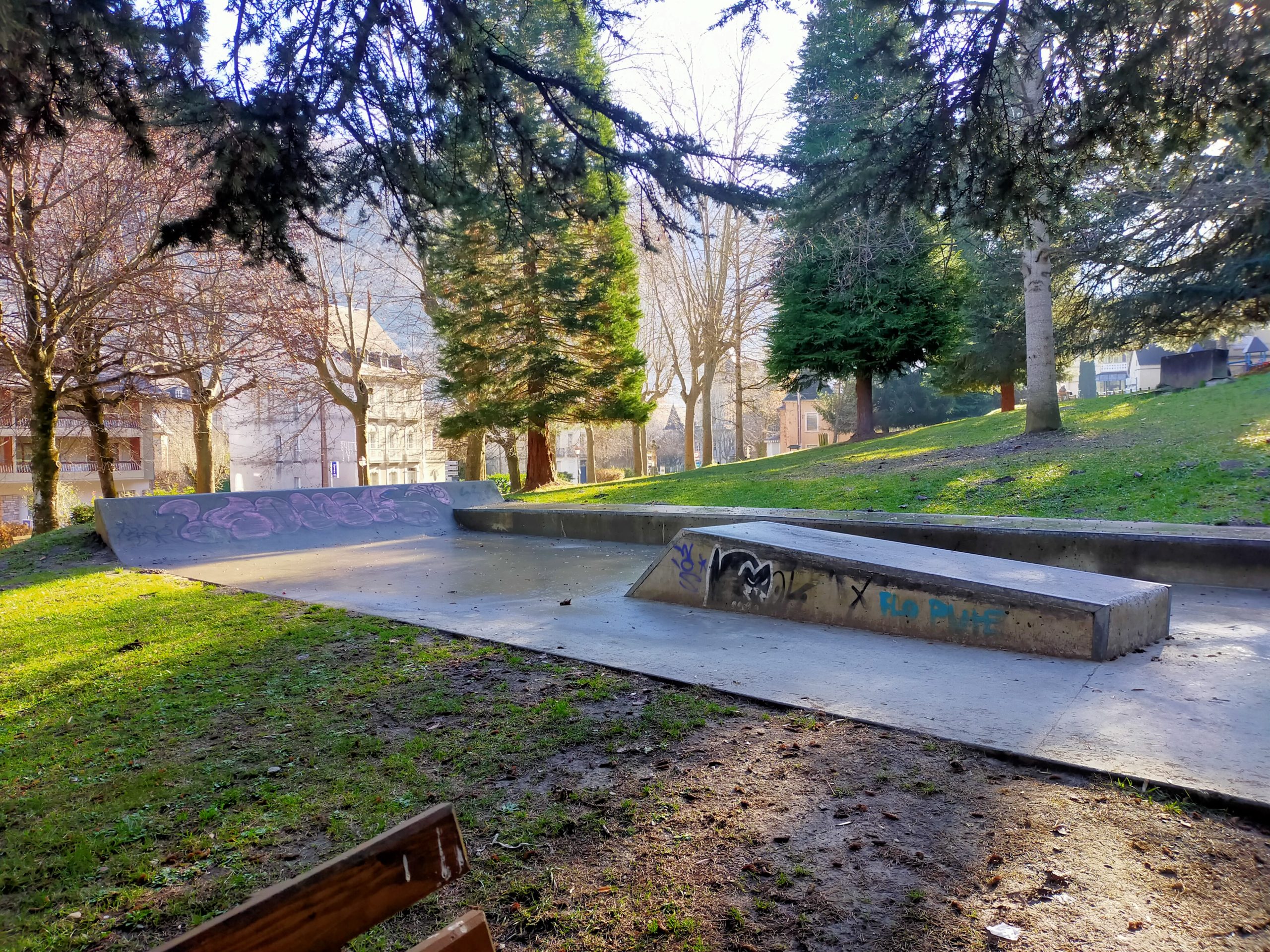 Quinconces Bagnères de Luchon Skate Spot