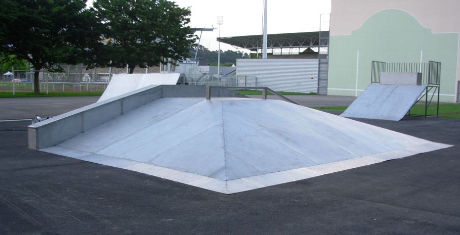 Stade Domenech Brive la Gaillarde Skate Spot