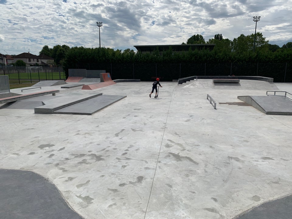 Tujac Brive la Gaillarde Skate Spot