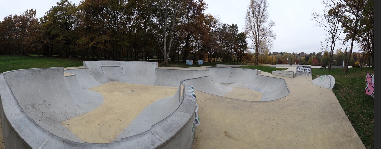 Ile de Loisirs Bois le Roi Skate Spot