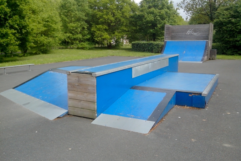 Plan D' eau Rougé Skate Spot