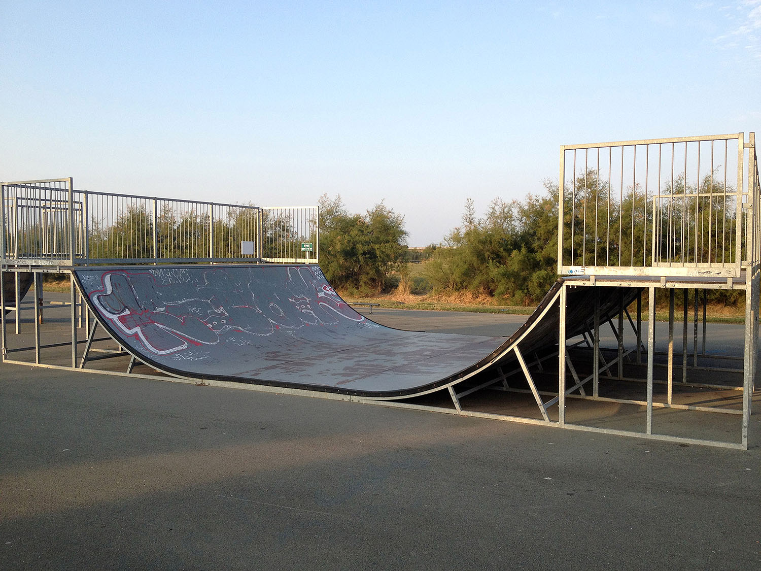 Le Marais Perdu Saint Trojan les Bains Skate Spot