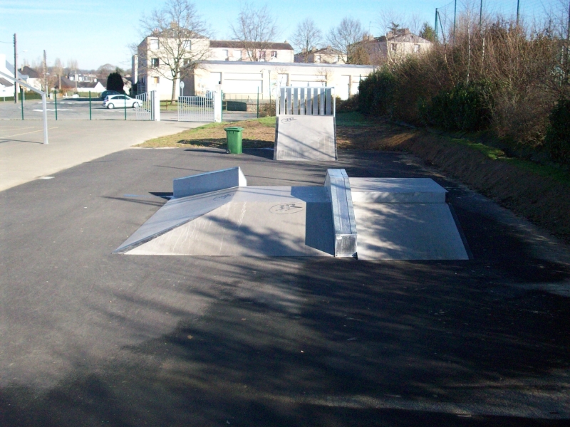 Le Chateau d' Eau Ambrières les Vallées Skate Spot