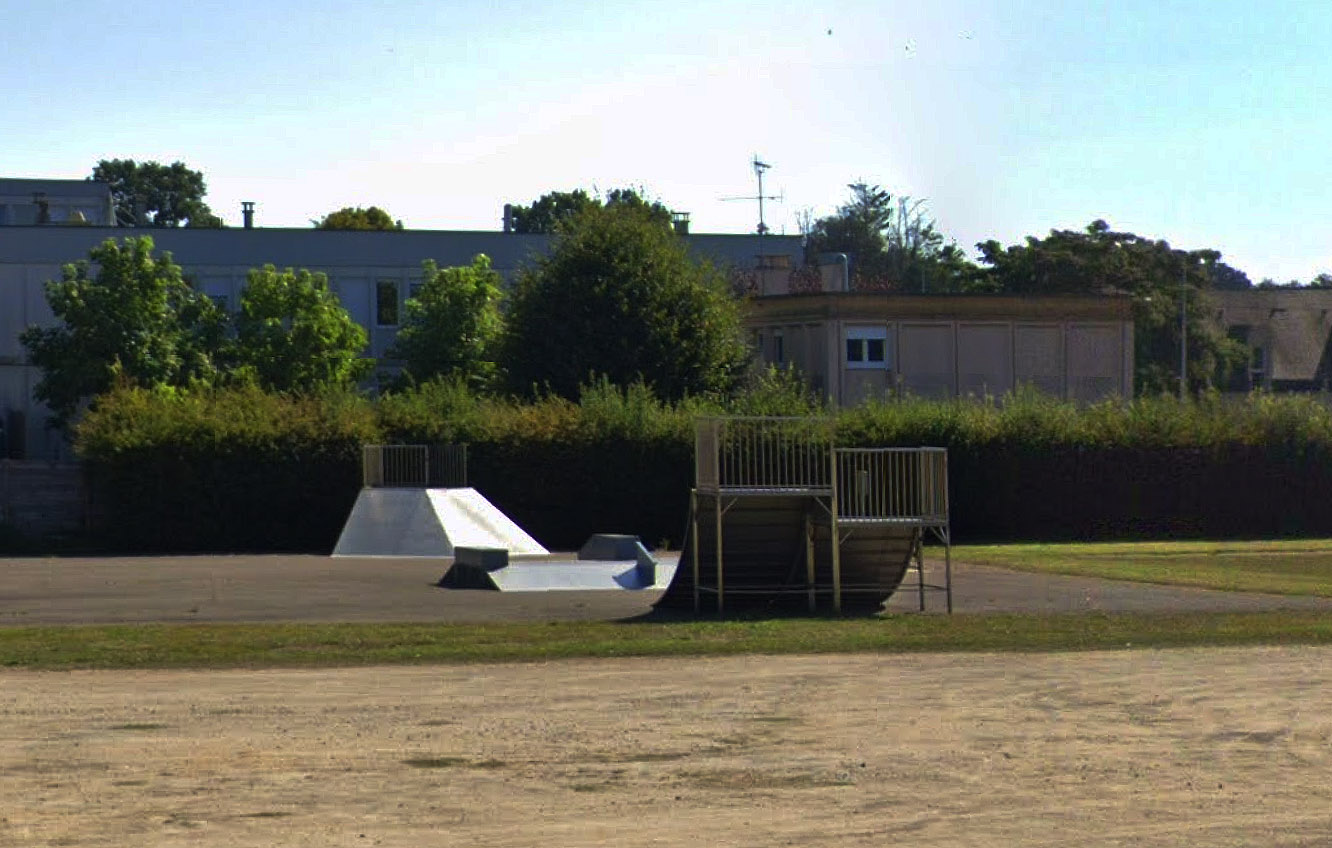 Collège Francis Lallart Gorron Skate Spot