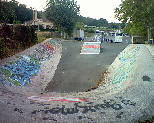 Marché aux Noix Sarlat la Canéda Skate Spot