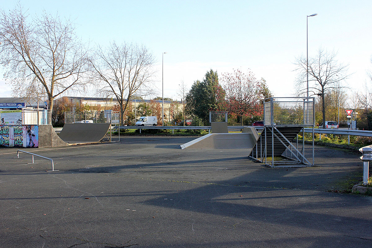 Super U Verrières en Anjou Skate Spot