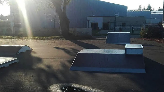 Maison des Sports Bonchamp lès Laval Skate Spot