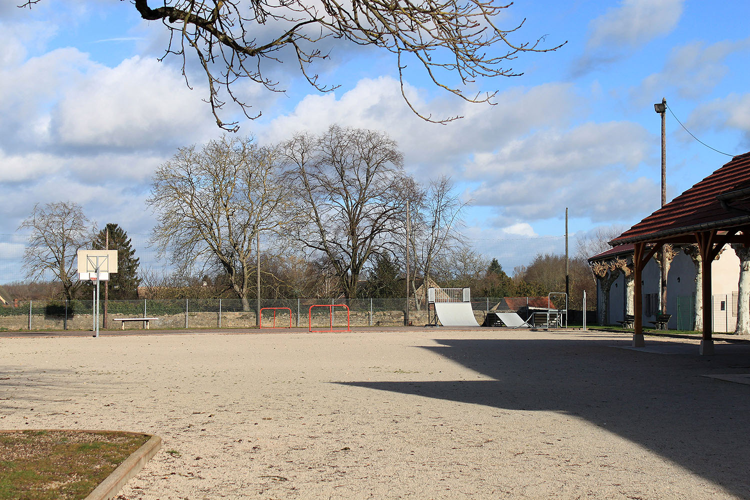 Ancienne Gare Simandre Skate Spot