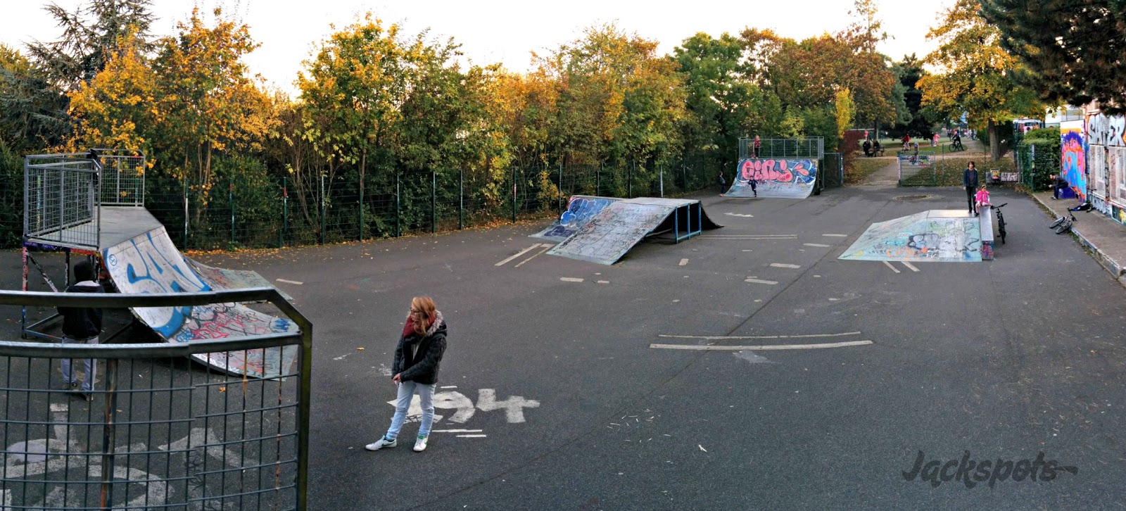 Parc Sainte Barbe Fontenay aux Roses Skate Spot