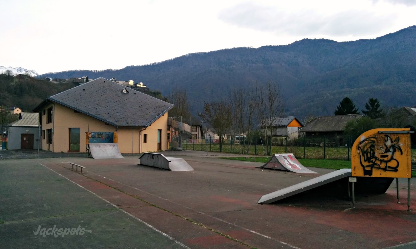 Aiton Aiton Skate Spot
