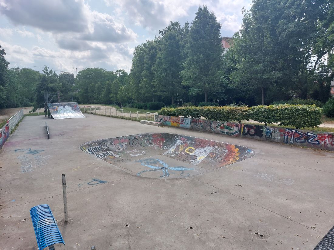 Parc Simmonin Cachan Skate Spot