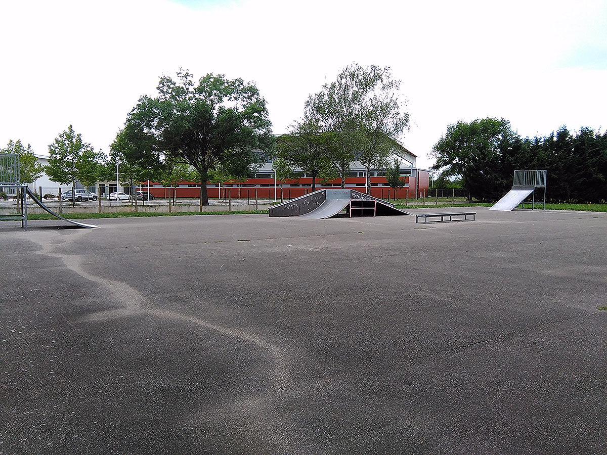 Les 3 Coeurs Réguisheim Skate Spot