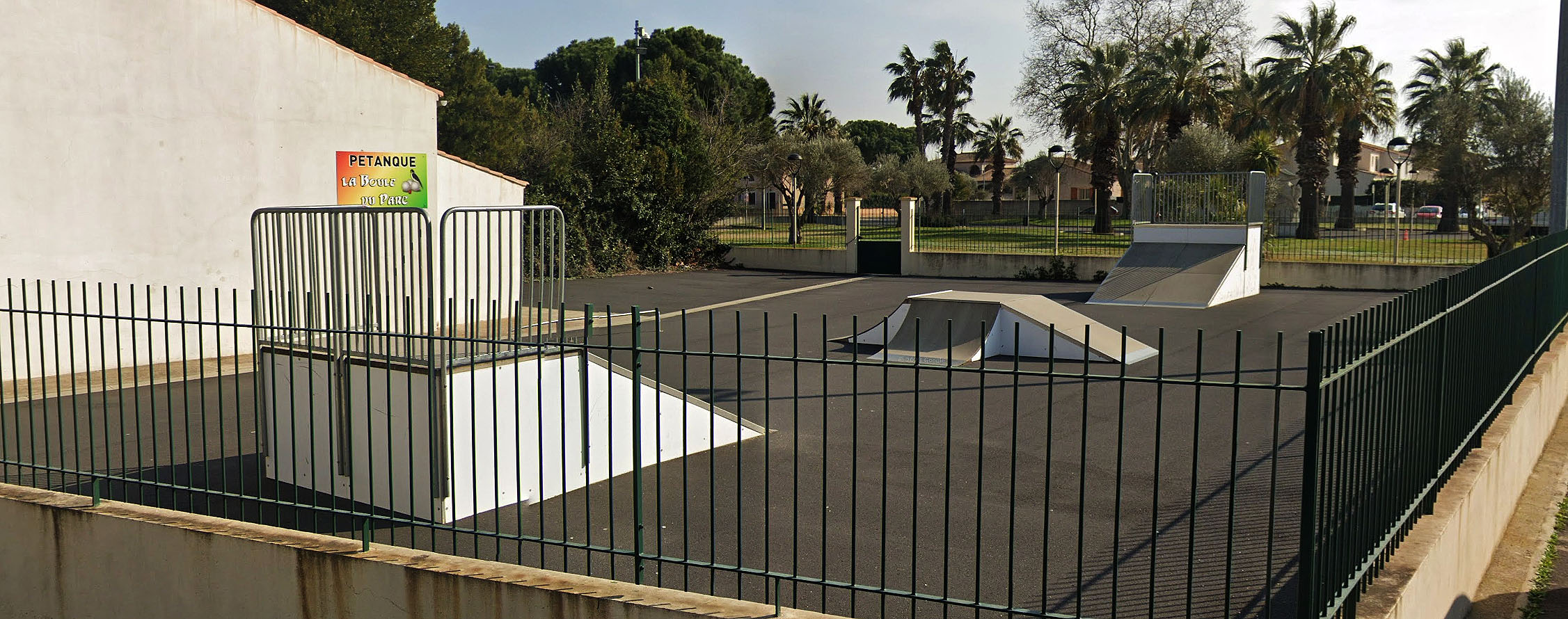 La Boule du Parc Villeneuve lès Béziers Skate Spot