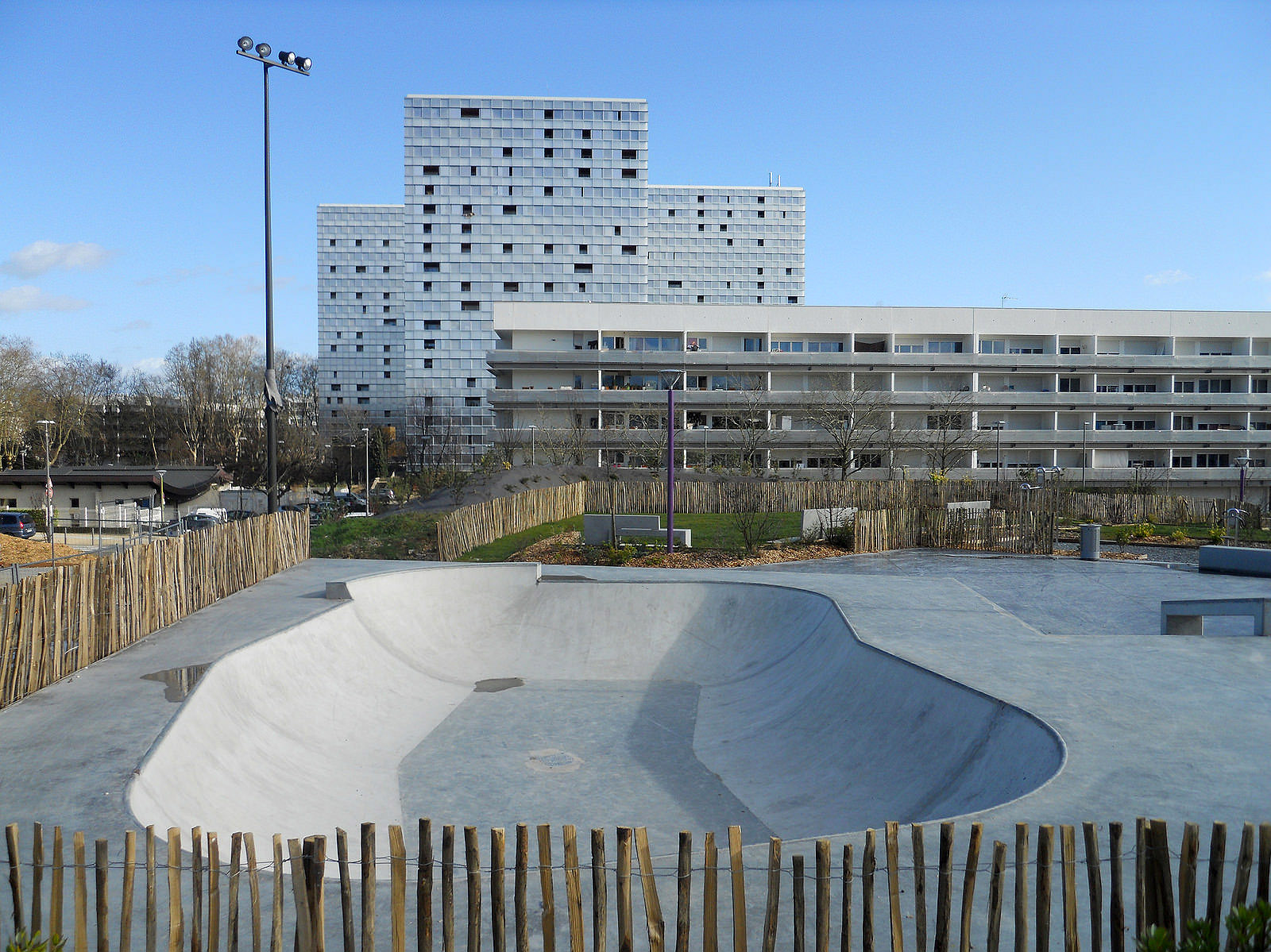Gymnase Brassens Camus Lormont Skate Spot