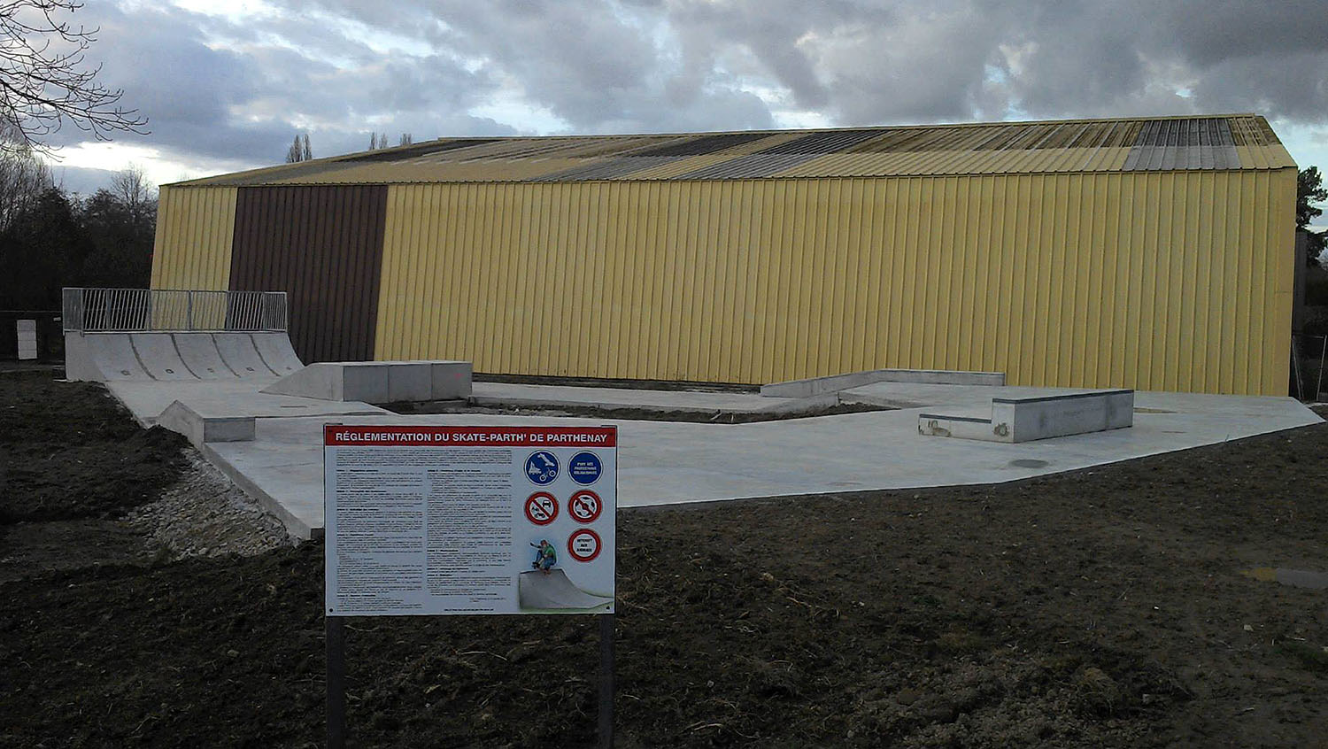 Base de Loisirs Parthenay Skate Spot