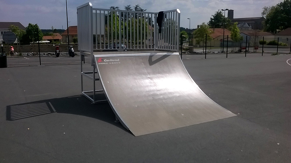 Salles Omnisports La Bruffière Skate Spot