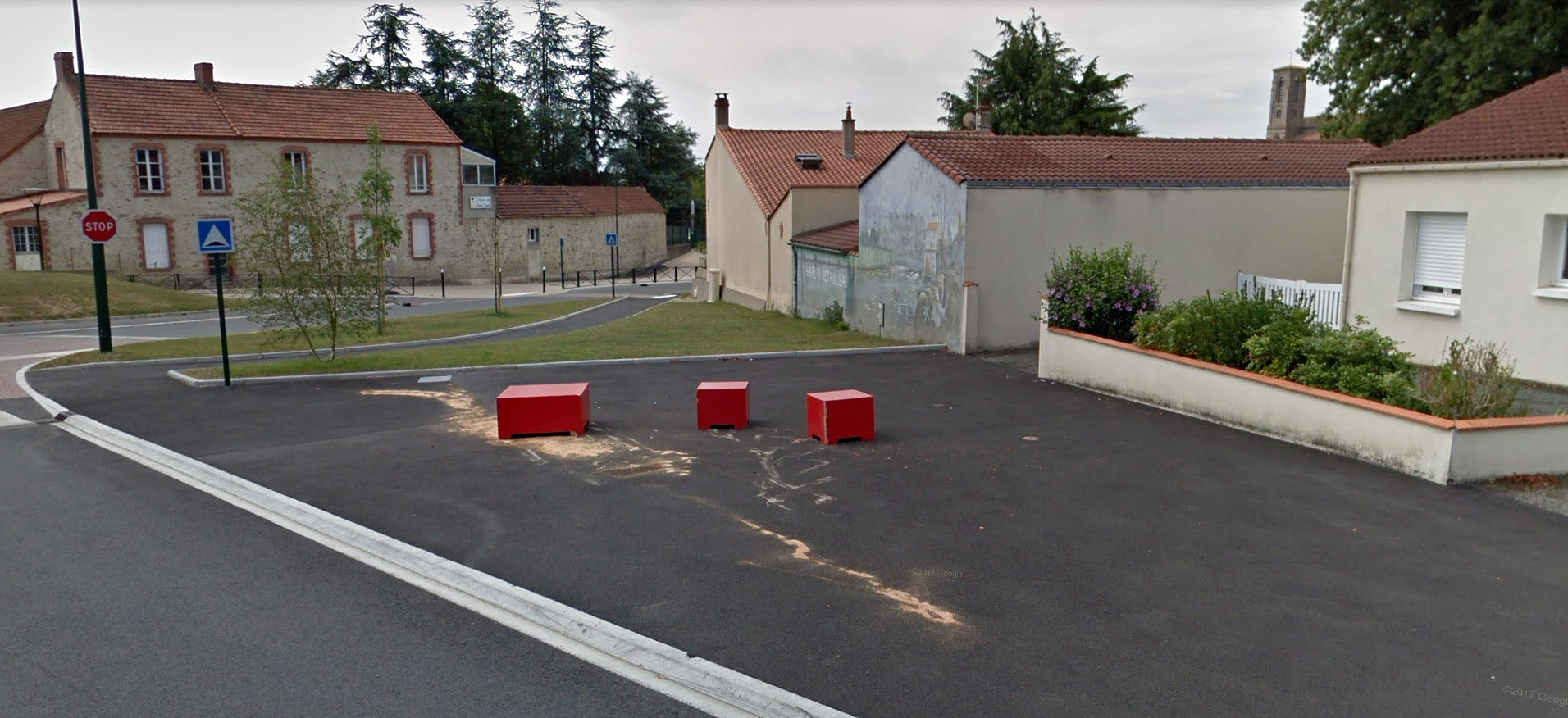 Red Block La Bruffière Skate Spot