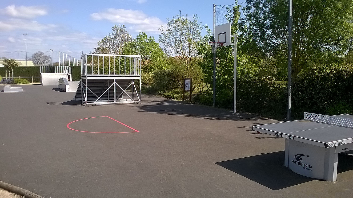 Les Bouillères Sallertaine Skate Spot