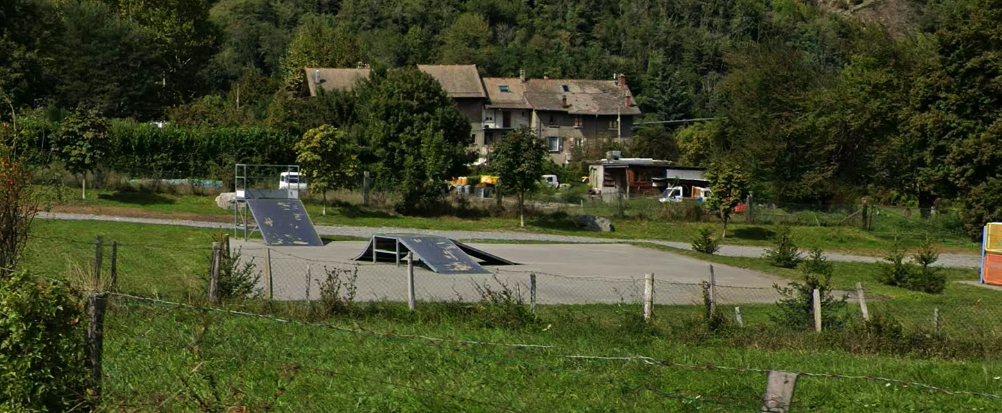 Stade Pierre Rey Saint-Jean-de-Maurienne Skate Spot