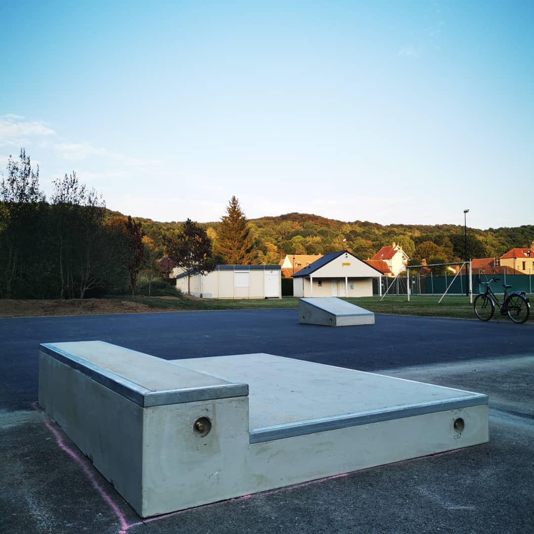Le Marais Clairoix Skate Spot
