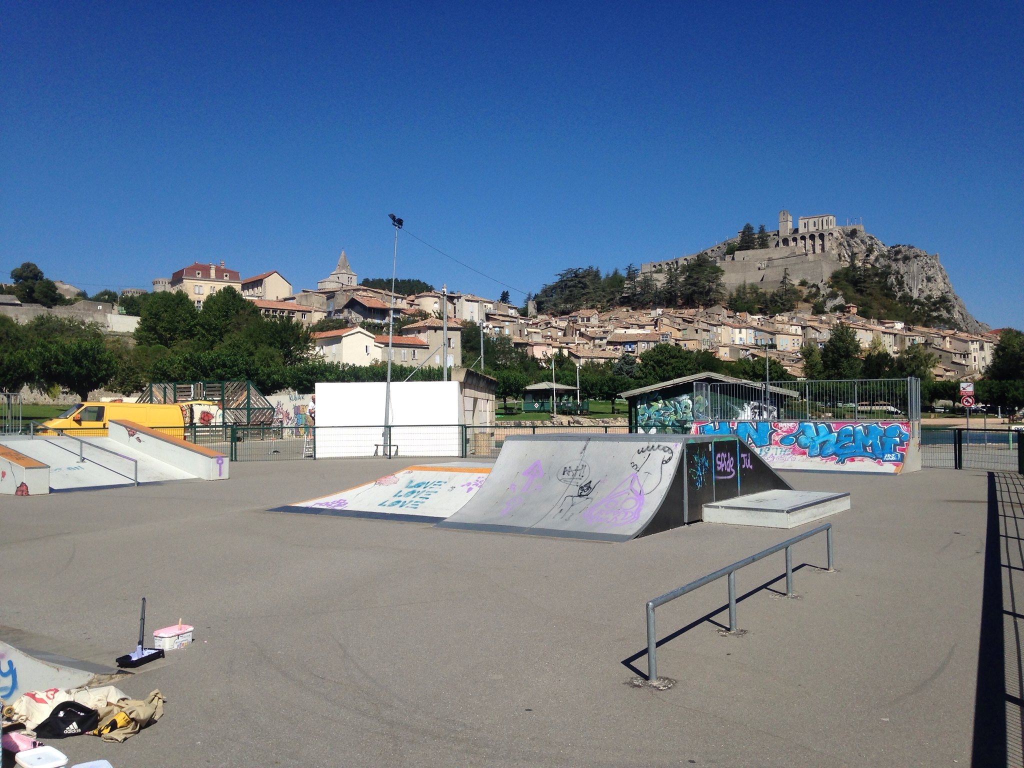 Plan d'Eau Sisteron Skate Spot