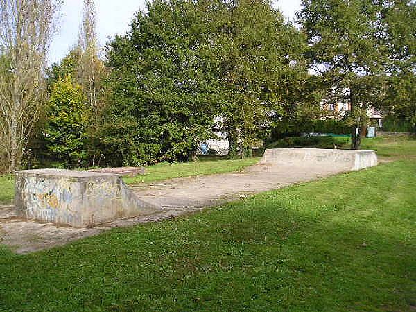 Aire de Loisirs Coulanges lès Nevers Skate Spot