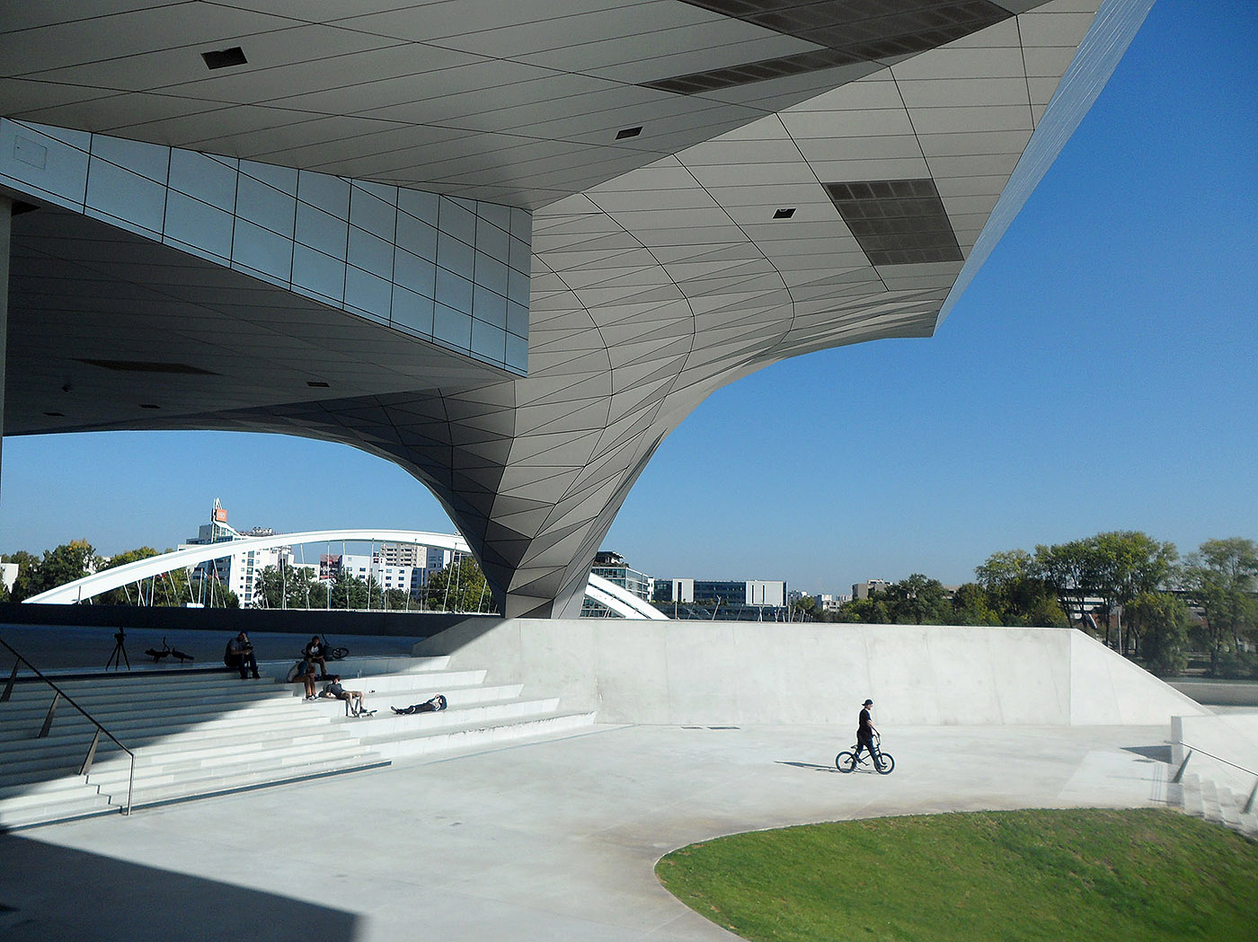 Musée des Confluences Lyon Skate Spot