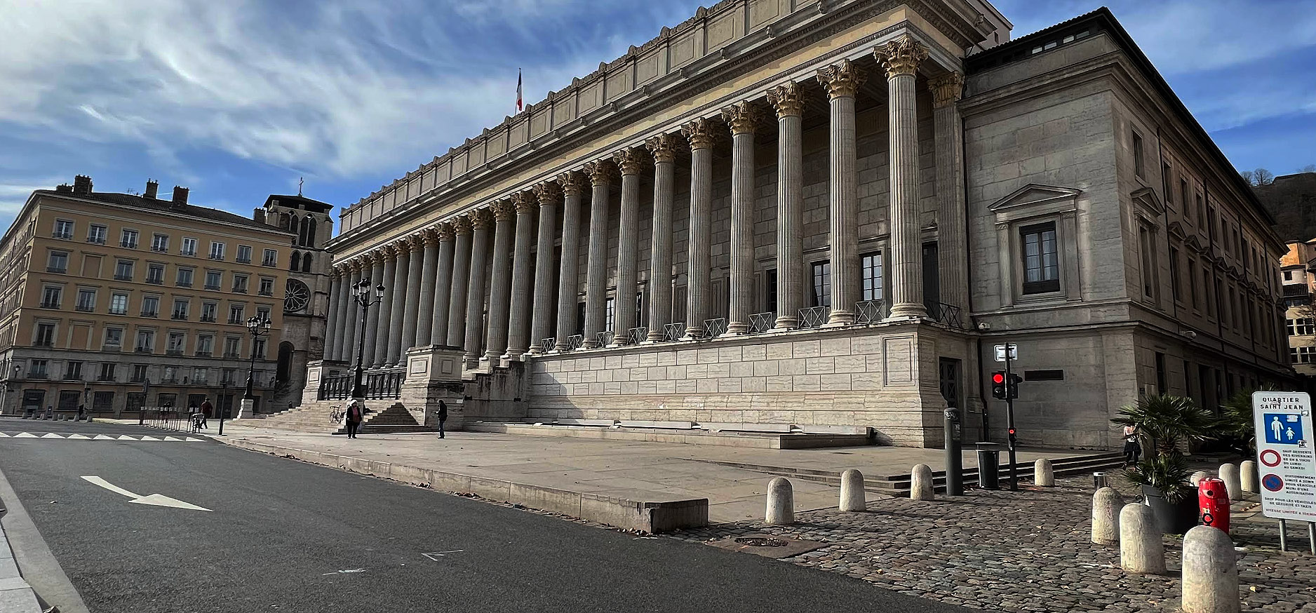Les 24 Colonnes Lyon Skate Spot