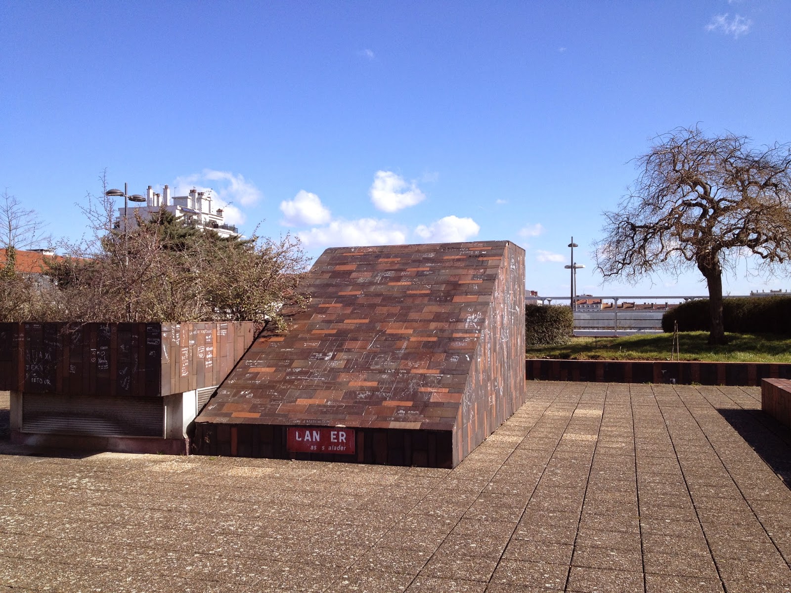 Jardin Perrache Lyon Skate Spot