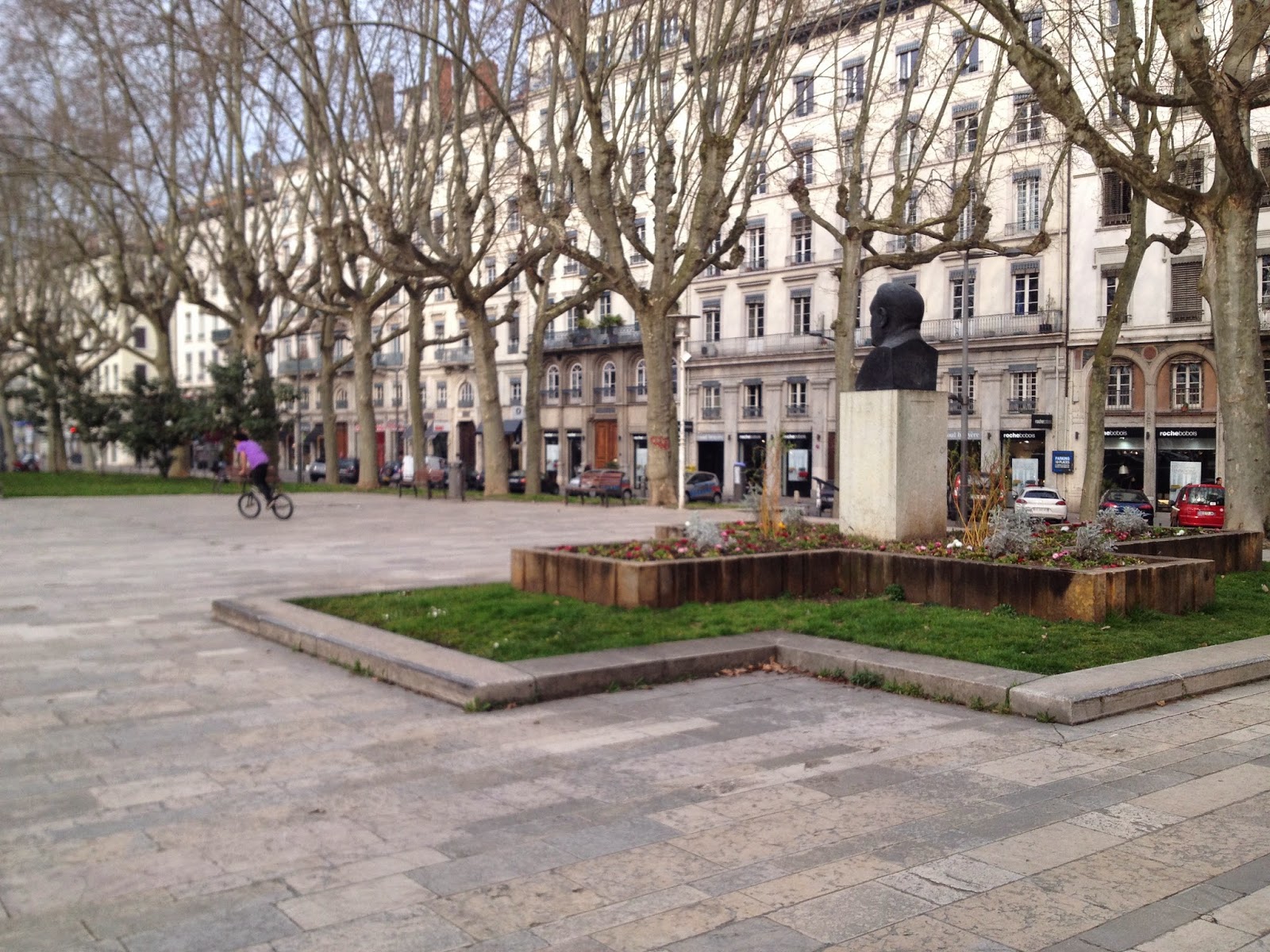 Square Jussieu Lyon Skate Spot