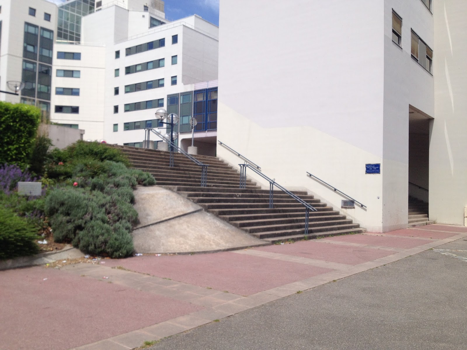Berges du Rhône Lyon Skate Spot