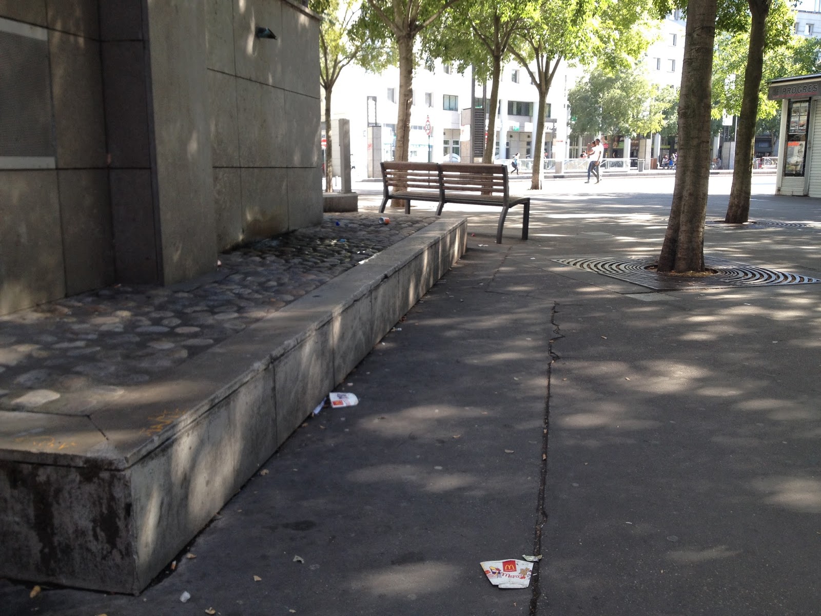 Place Charles Hernu Villeurbanne Skate Spot