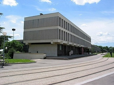 Fac Bât Daubié Villeurbanne Skate Spot