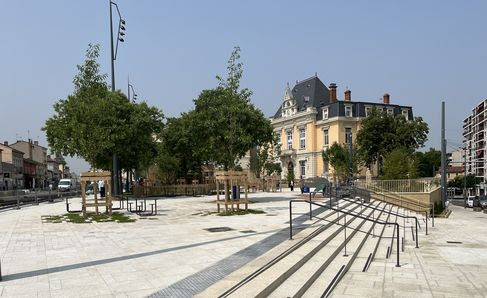 Cours Tolstoï Villeurbanne Skate Spot