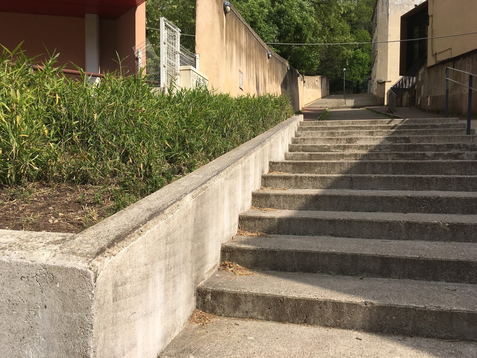 Chapeau Rouge Lyon Skate Spot
