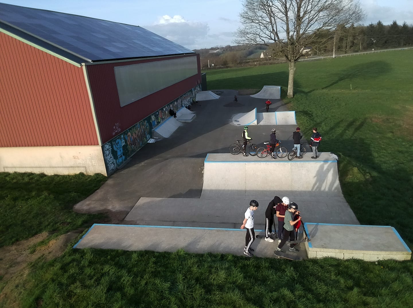 Salle Des Sports Saint Médard sur Ille Skate Spot