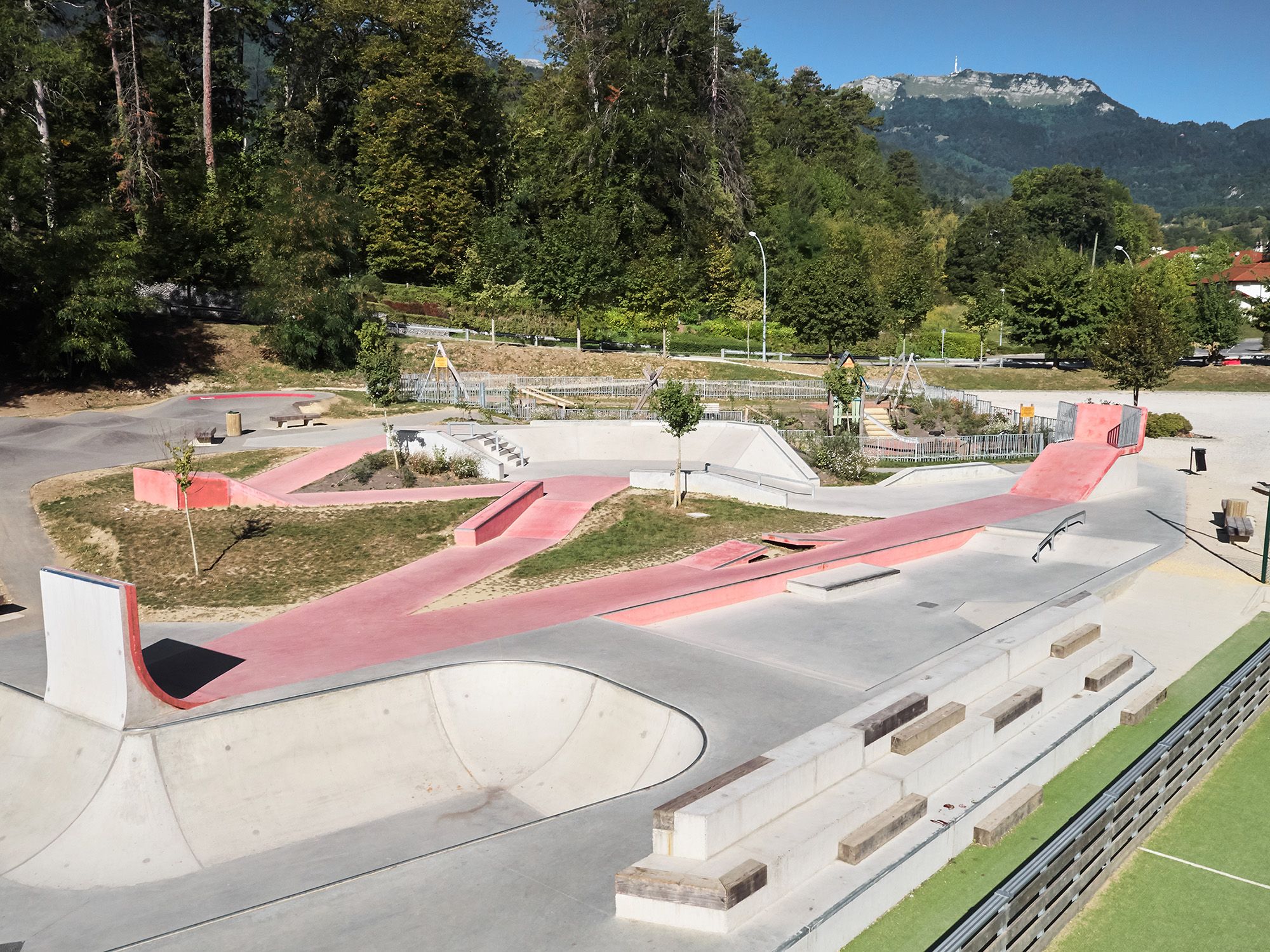 Parc du Journans Gex Skate Spot