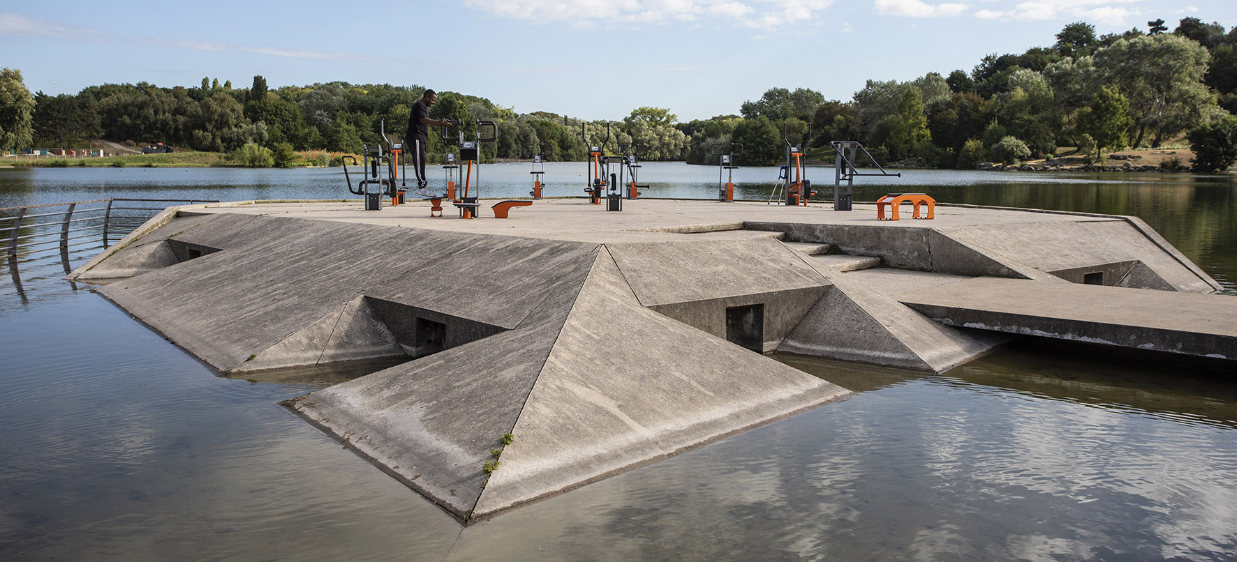 Le Grand Lac La Courneuve Skate Spot