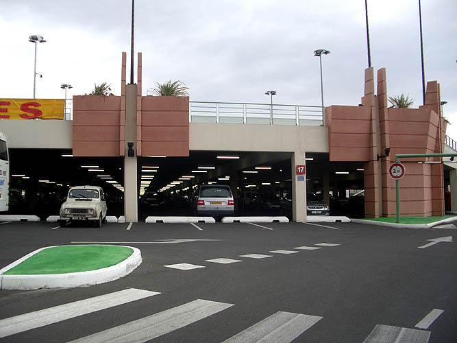Auchan parking Spot Street Béziers Skate Spot 3/5