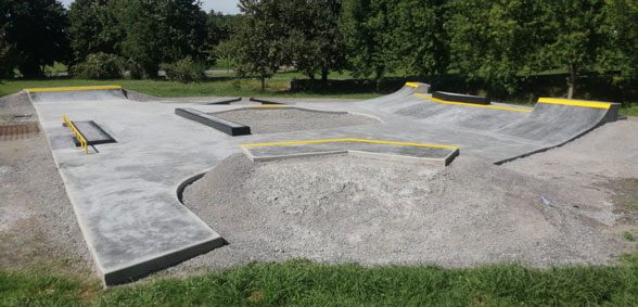 Le Lagoin Skatepark Assat Skate Spot 3/5