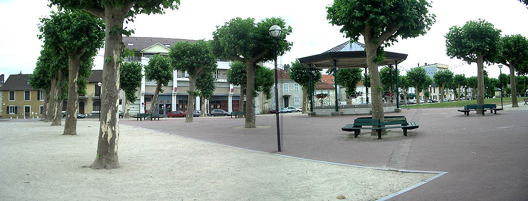 La Junque Plaza Jurançon Skate Spot 3/5