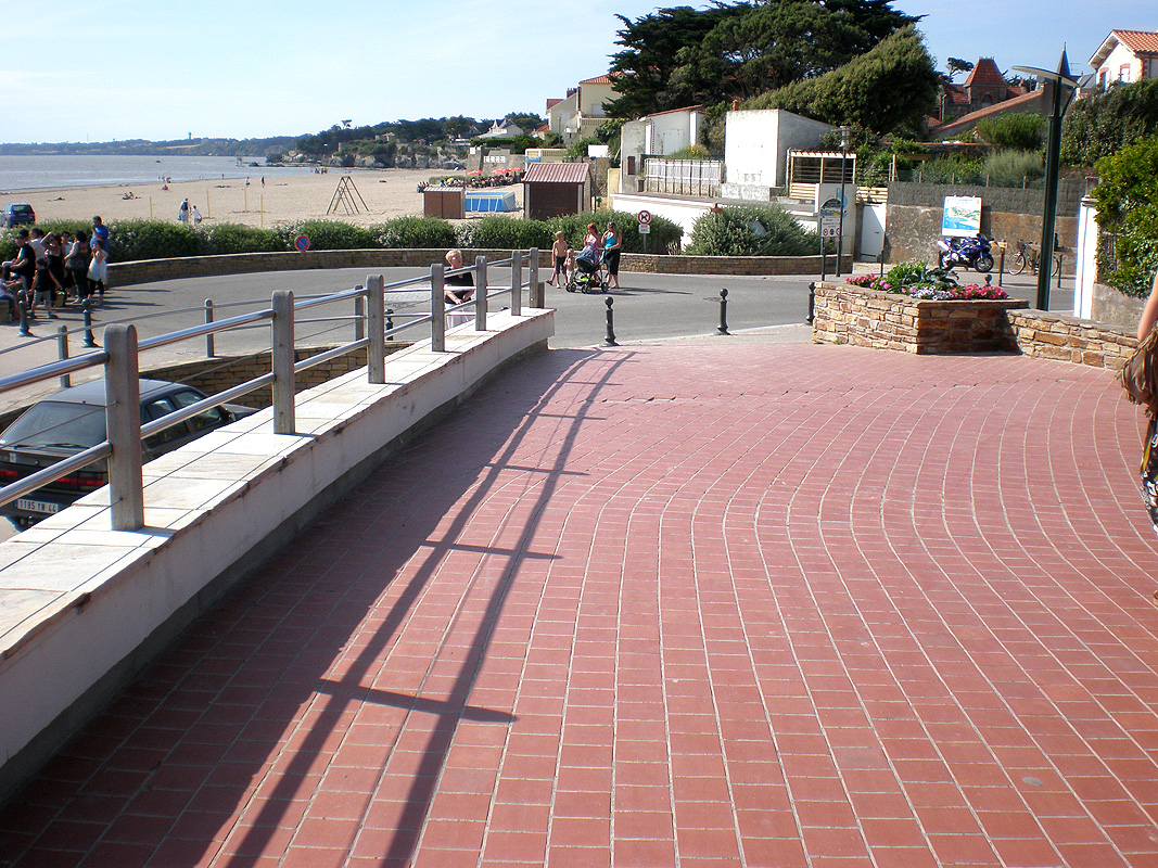 Plan D' eau Spot Street La Bernerie en Retz Skate Spot 3/5