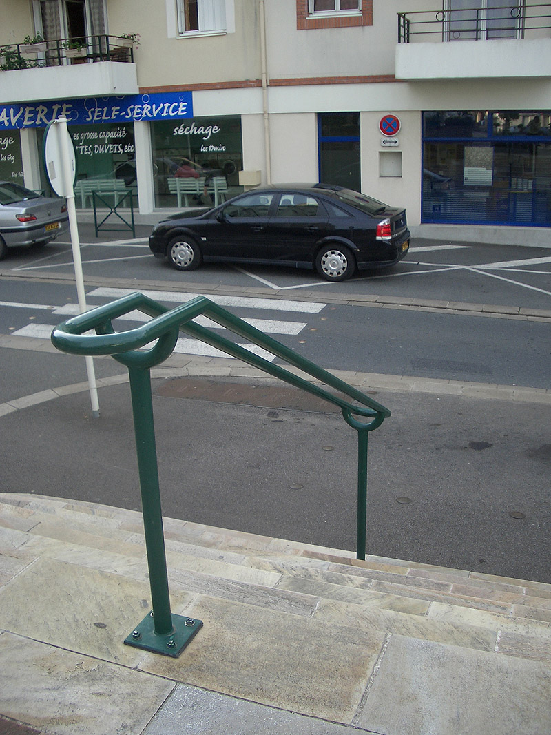 Église St Jean Spot Street Le Loroux Bottereau Skate Spot 3/5